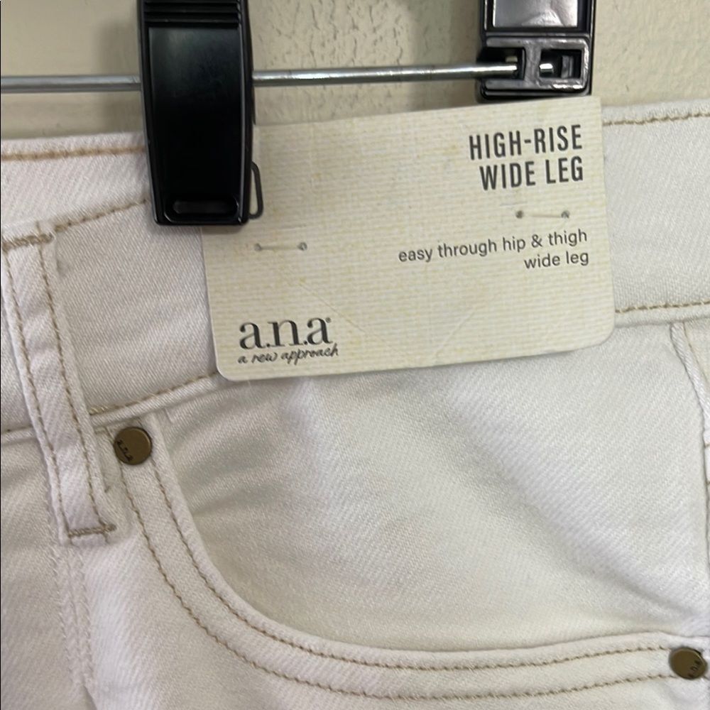 a.n.a Women's High-Rise Wide Leg Pleated Jeans White. Size 10. NWT - Picture 6 of 16